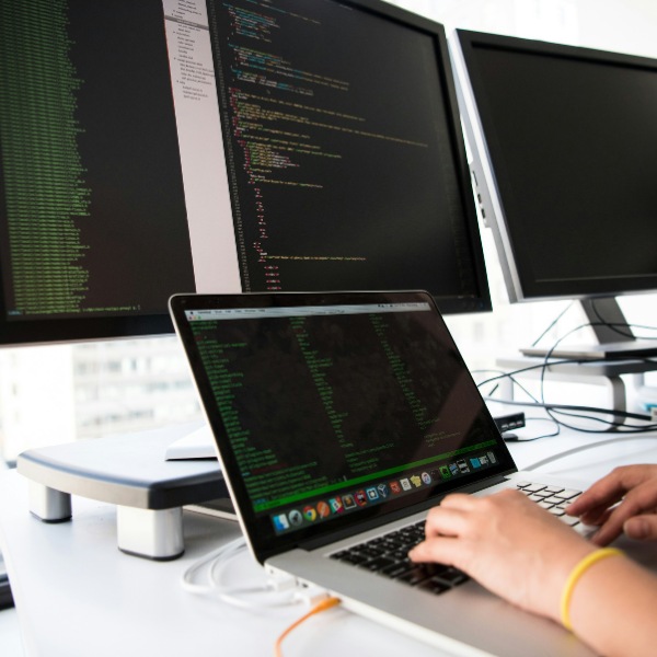 it-prakticon-awh-Arbeitskreis-Wirtschaft-Hürth-600x600-content